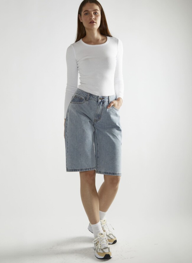 GLAMOROUS βερμούδα washed denim